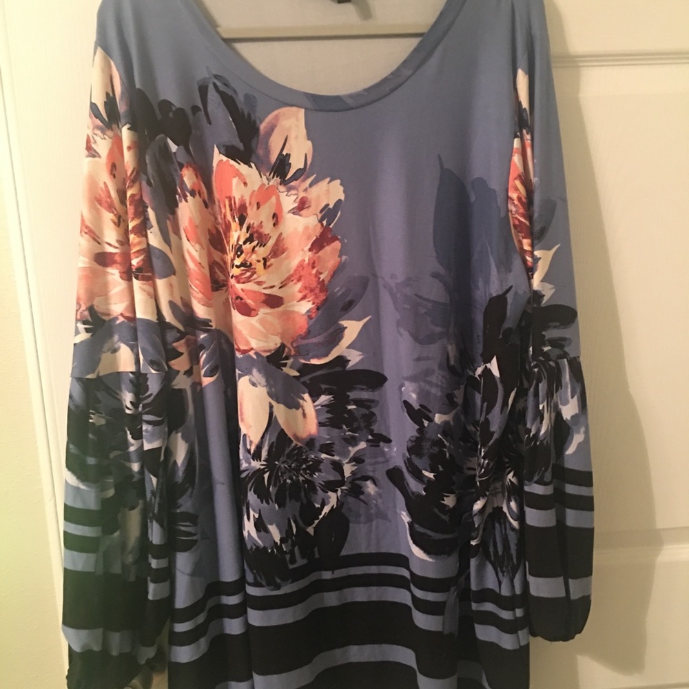 Plus size women’s floral blouse